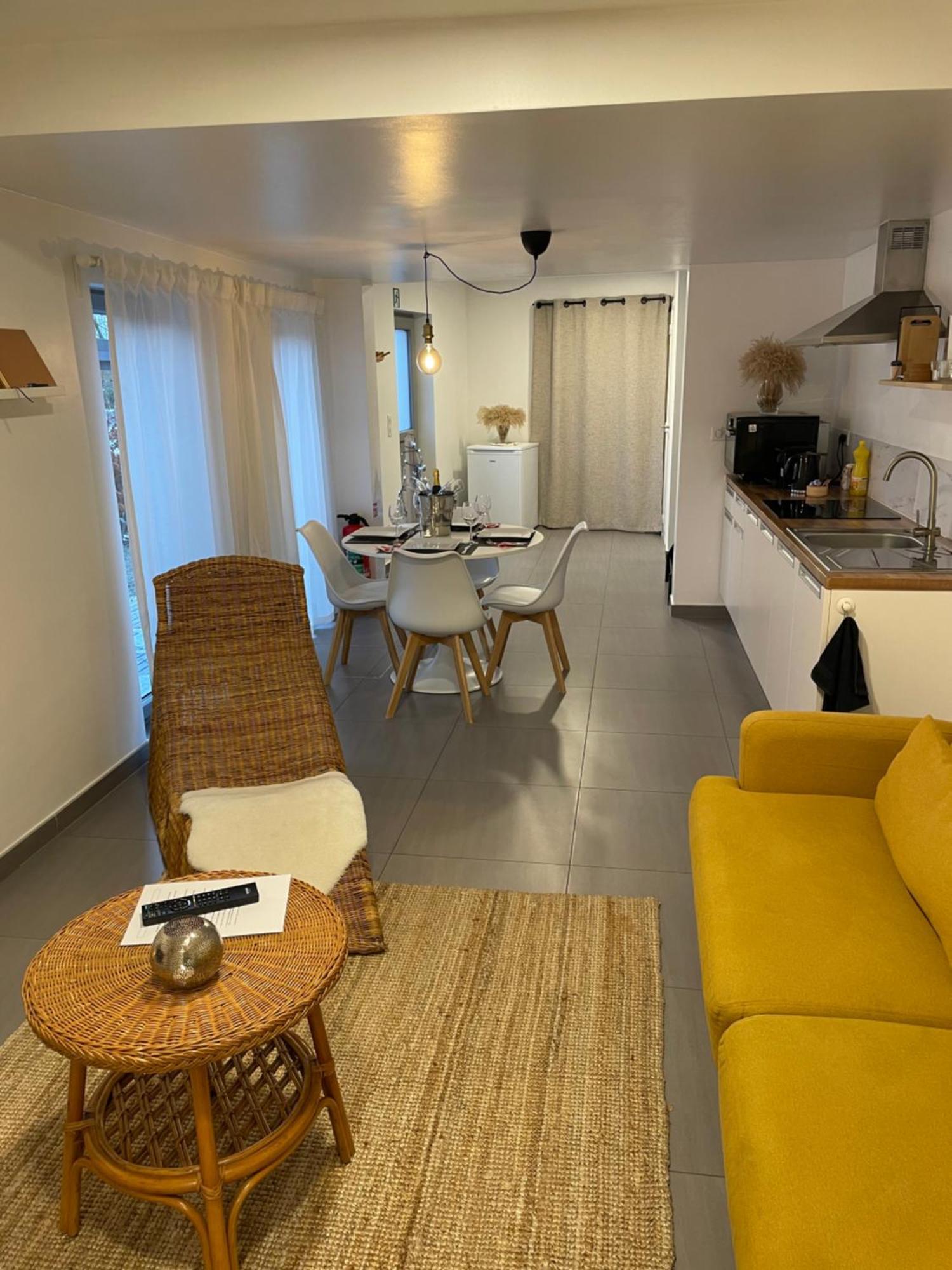 L'Entre-Temps Hotel Xhendelesse ภายนอก รูปภาพ